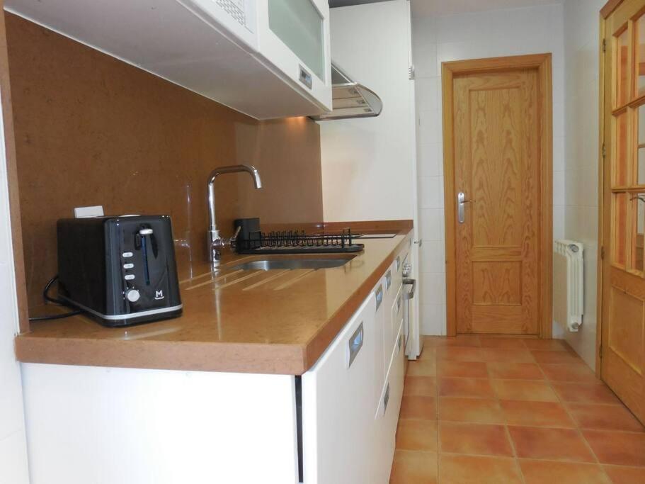 Precioso Piso De 2 Habitaciones Armilla Esterno foto